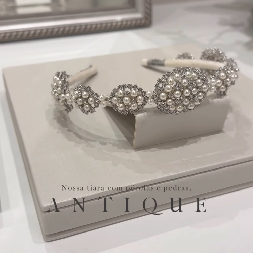 Silver and Pearl Hair Accessory